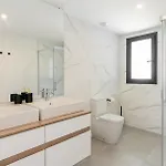 Stunning Contemporary 3-bedroom Corner In The Idyllic Oasis 325, إِستيبونا