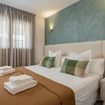 Stunning Contemporary 3-bedroom Corner In The Idyllic Oasis 325, شقة إِستيبونا