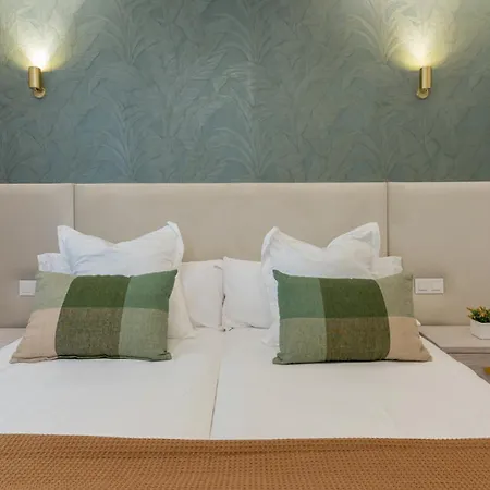 Lejlighed Stunning Contemporary 3-bedroom Corner In The Idyllic Oasis 325,