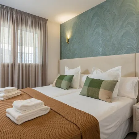 Stunning Contemporary 3-bedroom Corner In The Idyllic Oasis 325, Lejlighed Estepona